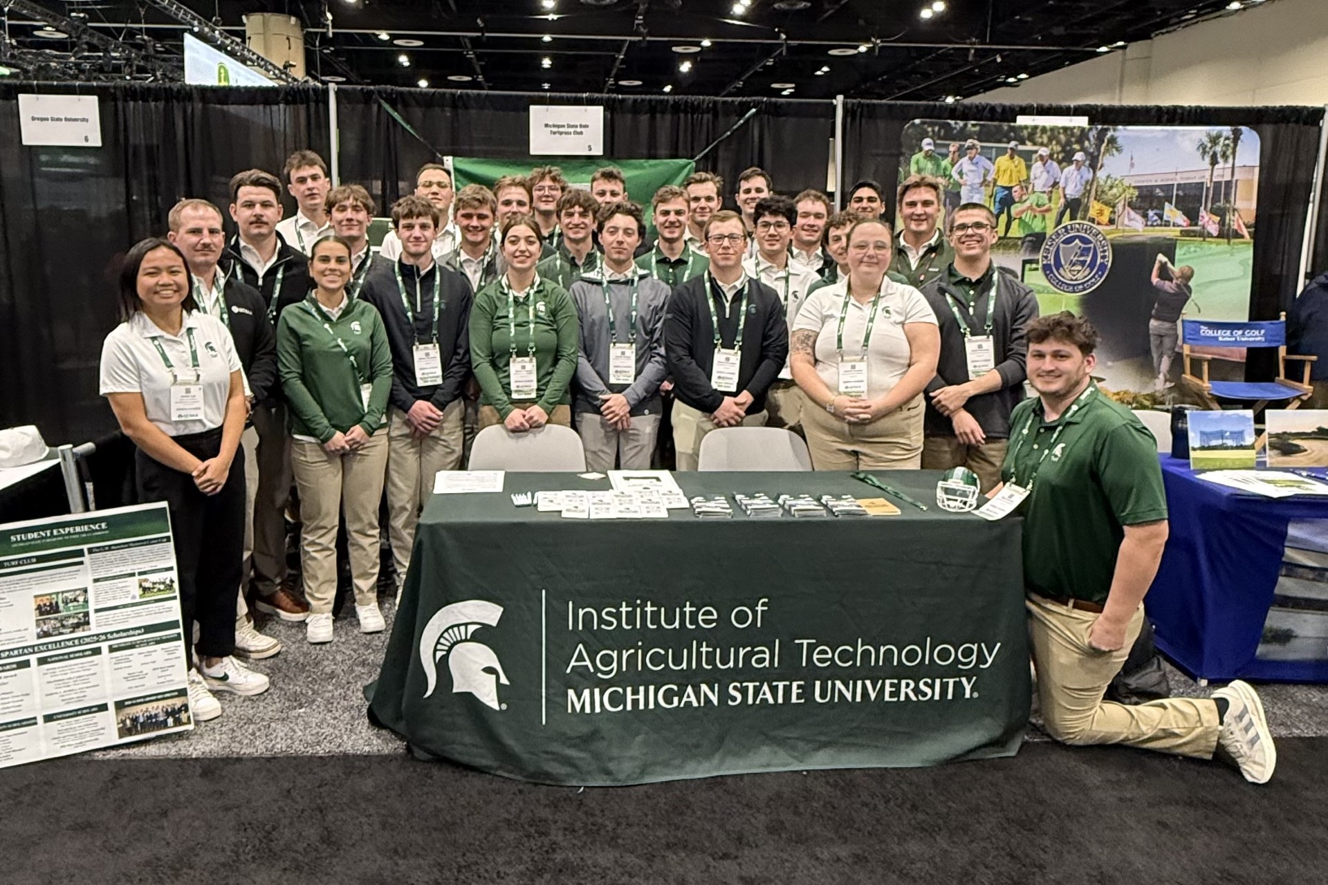 GCSAA Booth PhotoFULL_SIZE.jpeg